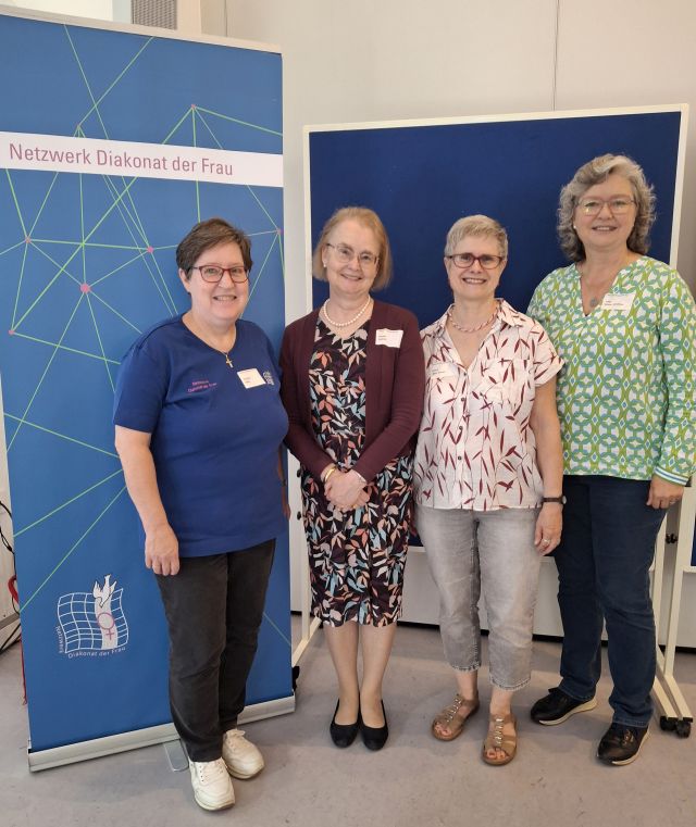 Der neue Vorstand des Netzwerkes Diakonat der Frau. Der neue Vorstand des Netzwerkes Diakonat der Frau.